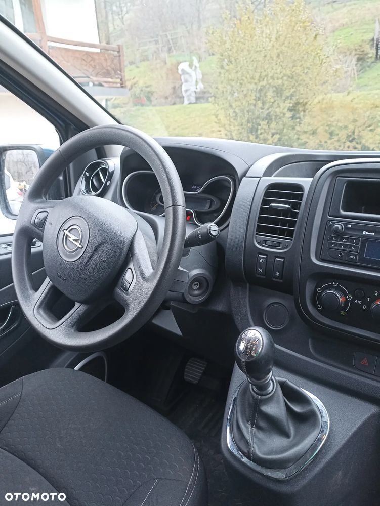 Opel Vivaro - 10