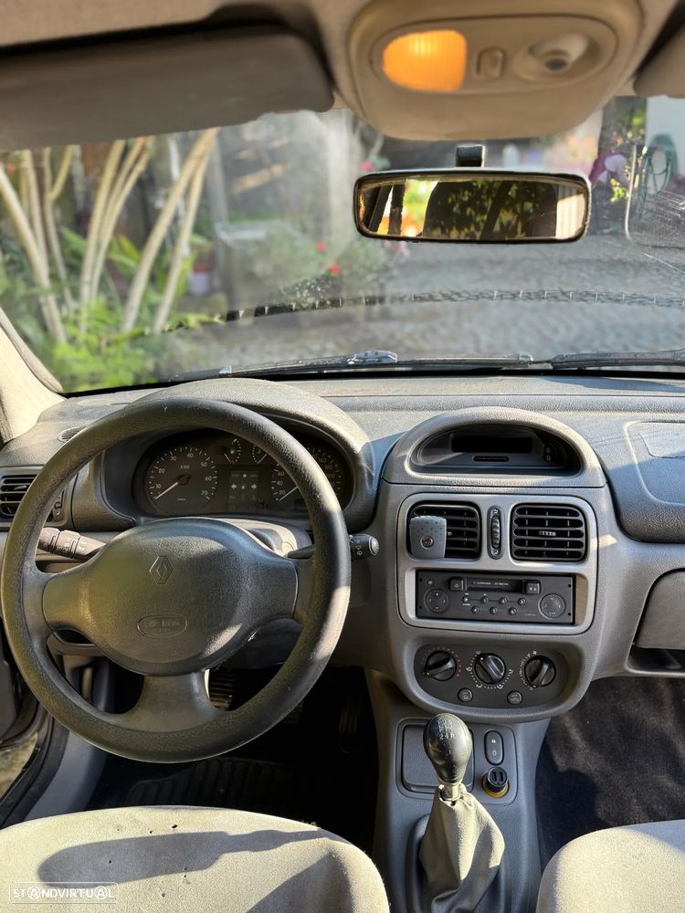Renault Clio 1.2 - 8
