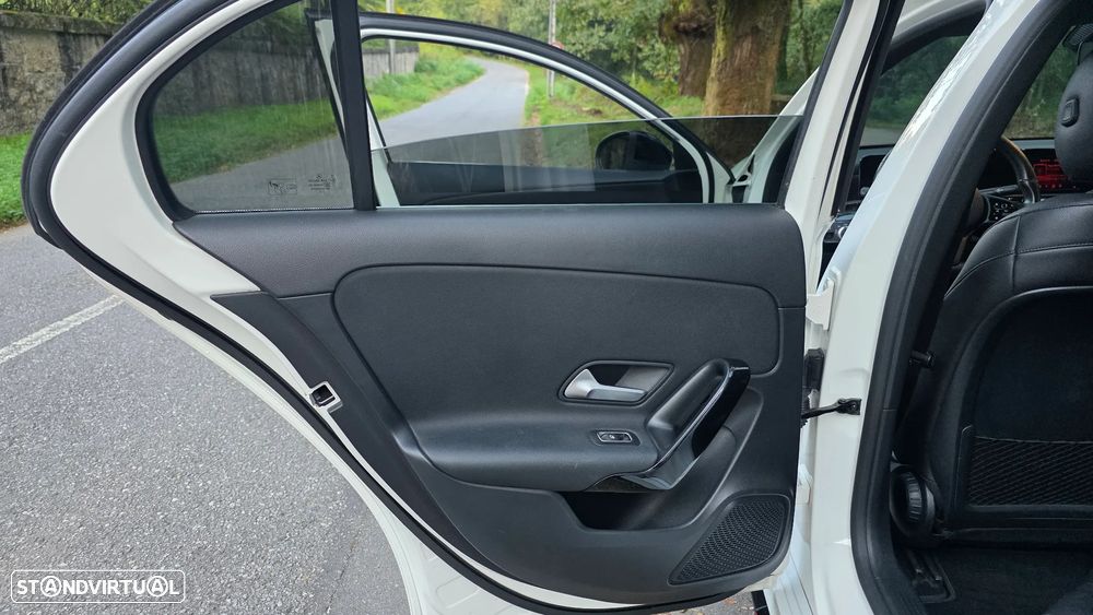 Mercedes-Benz A 180 d 7G-DCT AMG Line - 20