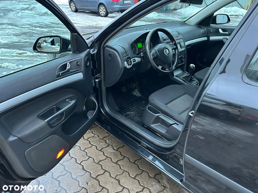 Skoda Octavia 2.0 FSI Ambiente - 16