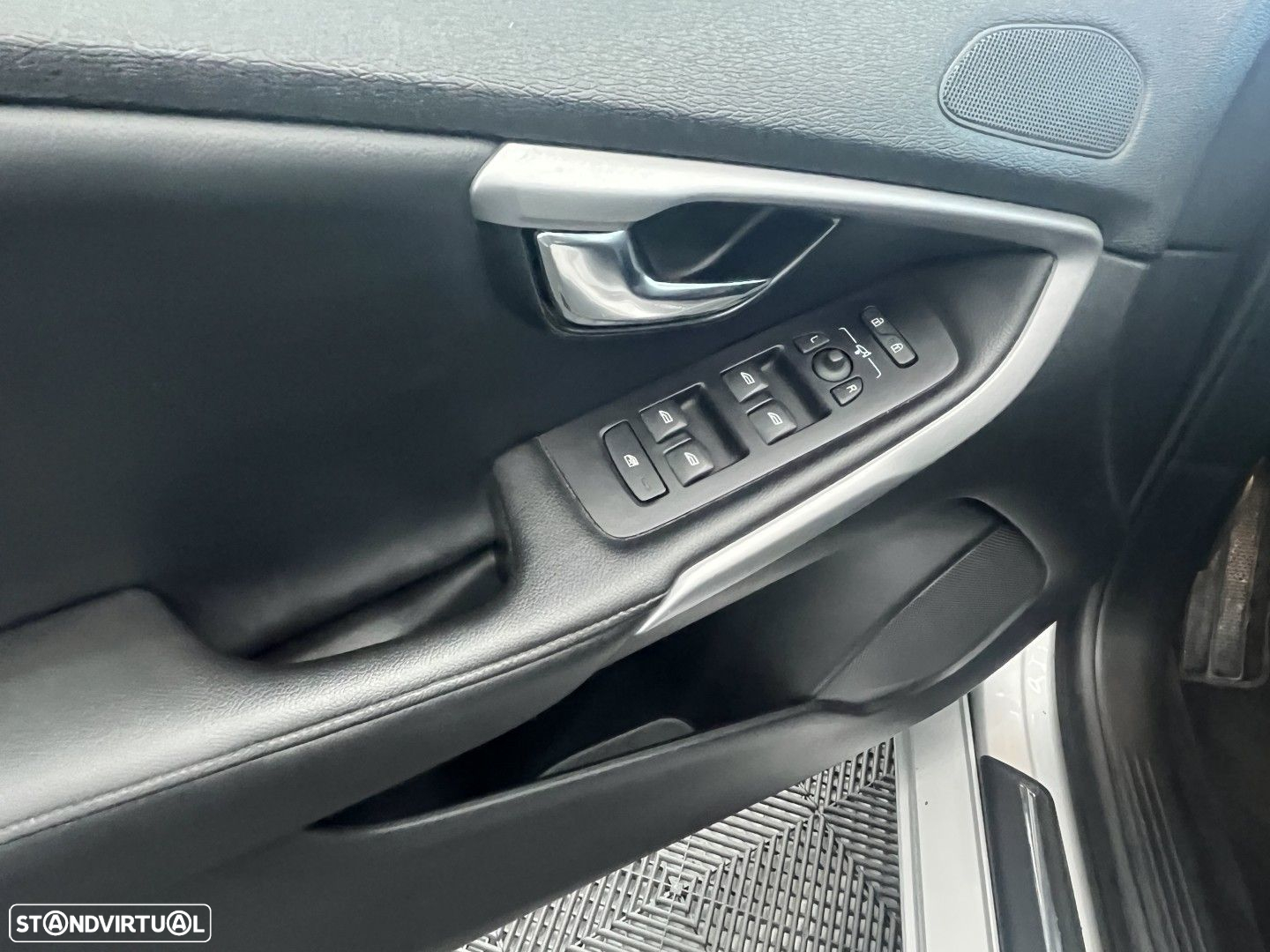 Volvo V40 1.6 D2 Eco Momentum - 10