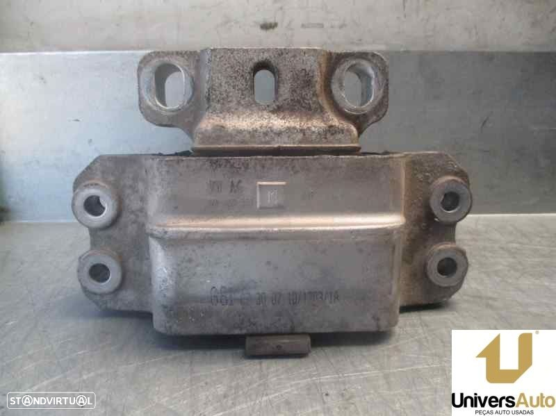APOIO MOTOR ESQUERDO VOLKSWAGEN CADDY III FURGÃO 2010 -1K0199555M - 6