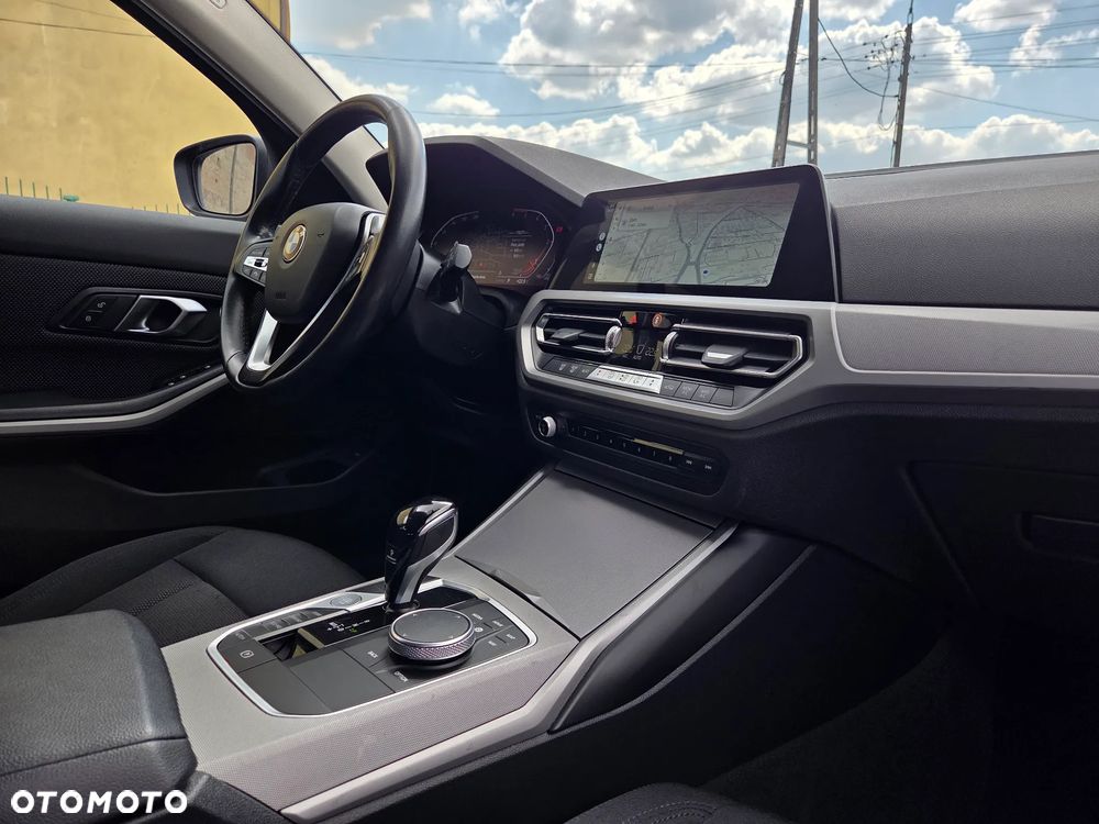 BMW Seria 3 320d xDrive Advantage - 14
