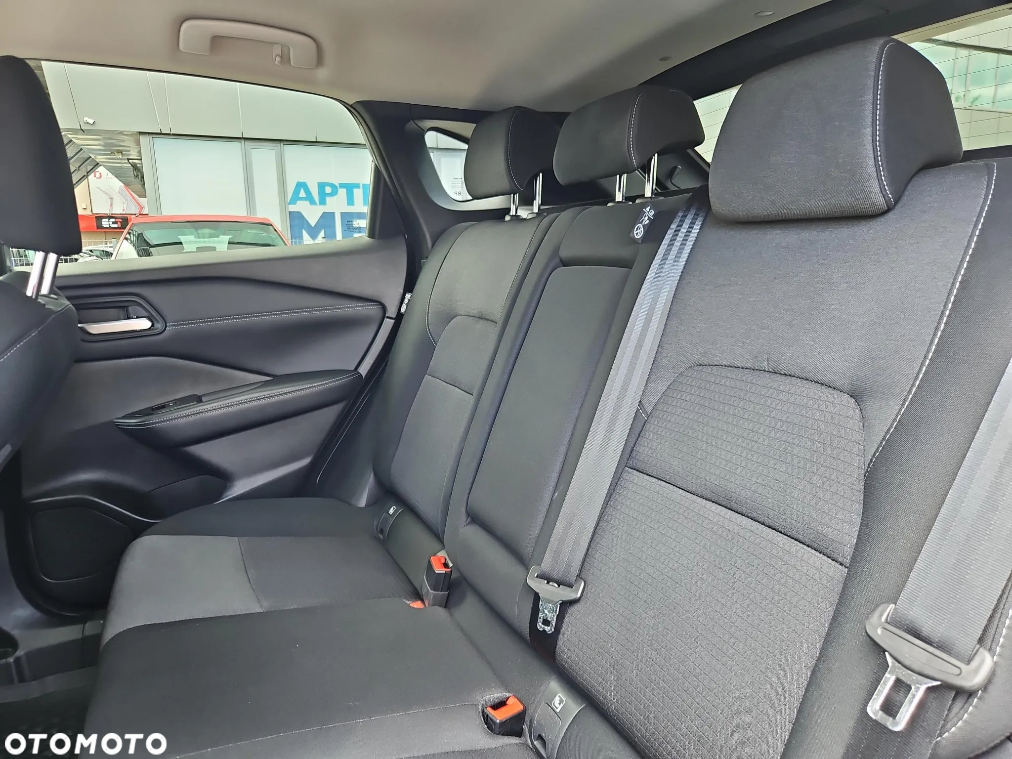 Nissan Qashqai 1.3 DIG-T mHEV N-Connecta Xtronic - 17