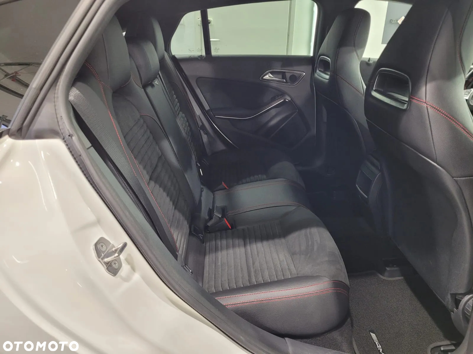 Mercedes-Benz CLA Shooting Brake 200 7G-DCT AMG Line - 32
