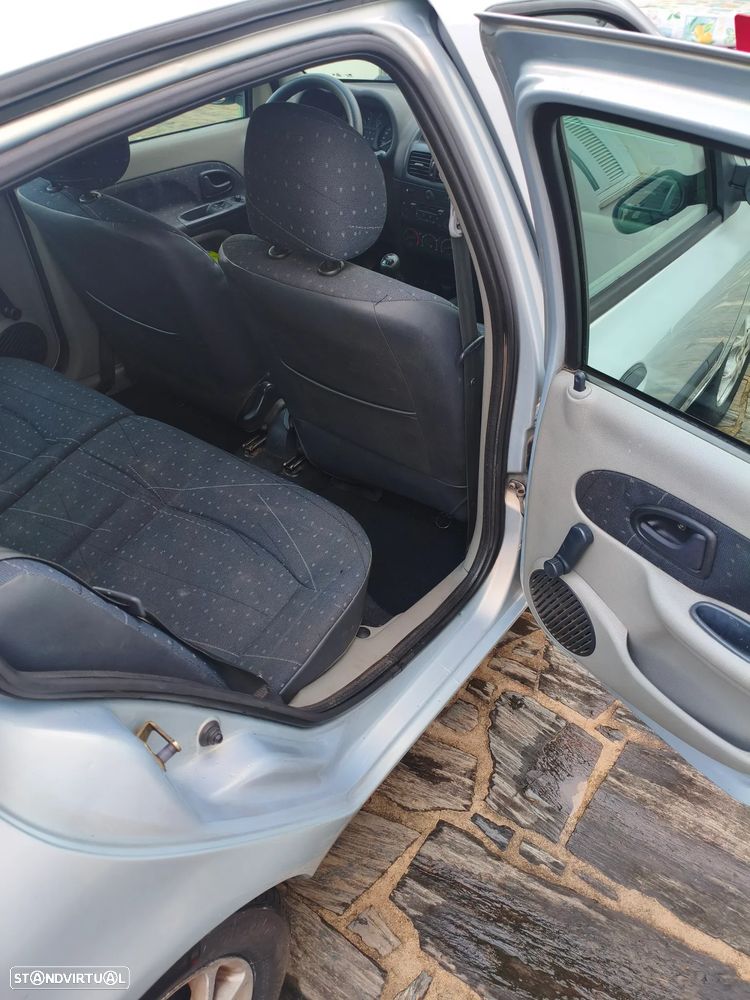 Renault Clio 1.2 Confort Authentique GPL - 12