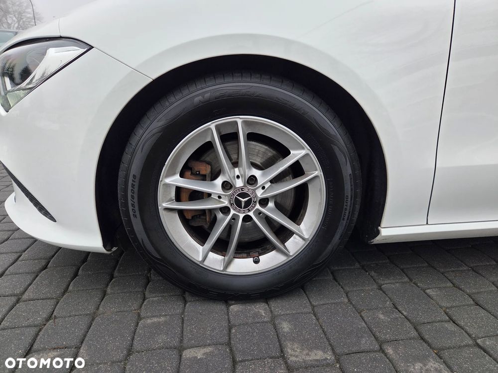 Mercedes-Benz CLA 180 d 7G-DCT - 12