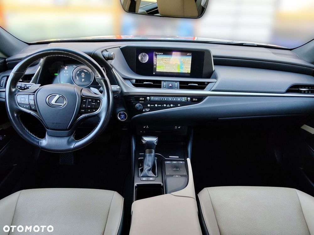Lexus ES 300h Business Edition - 11