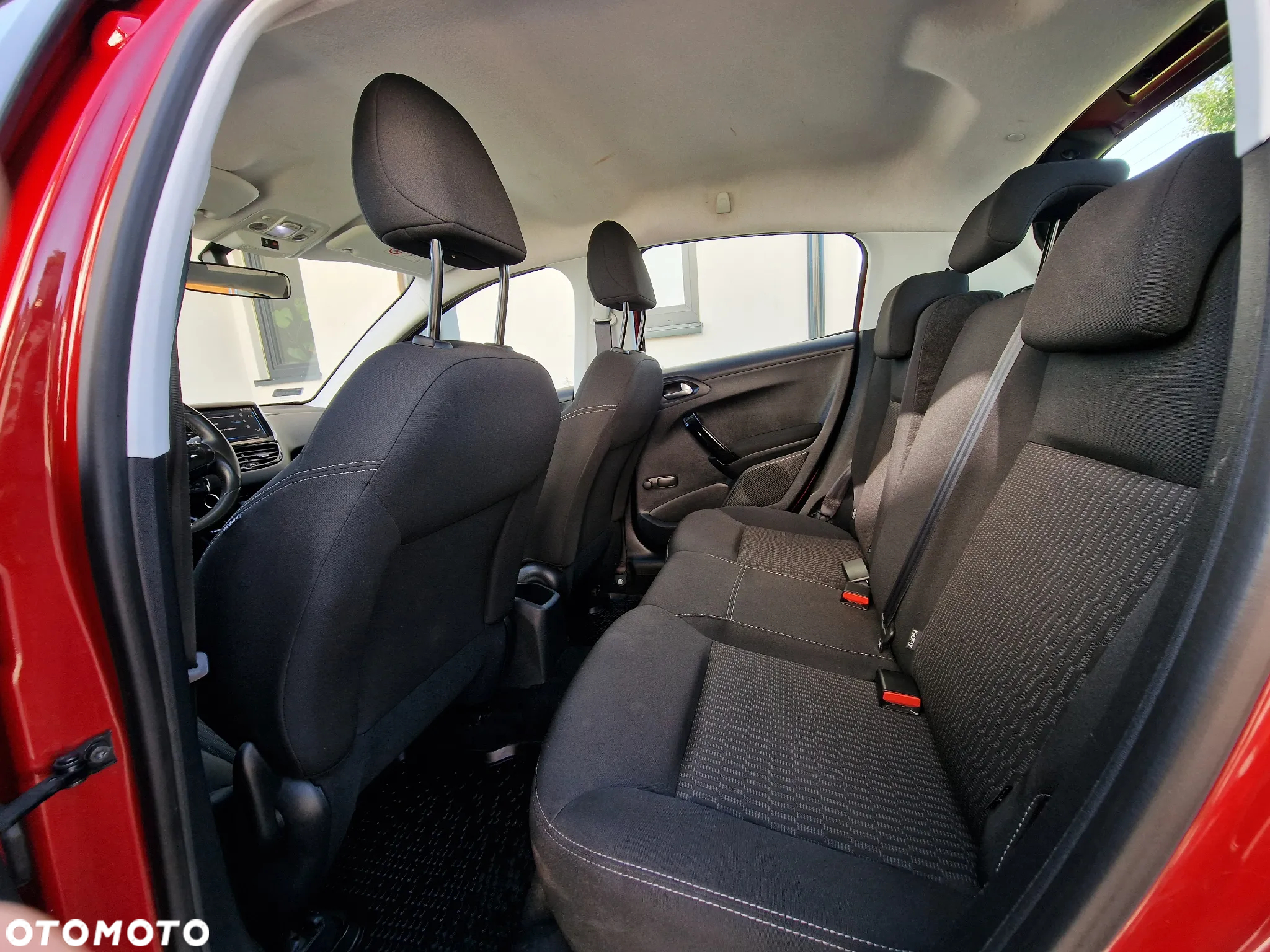 Peugeot 208 1.2 PureTech Allure - 23