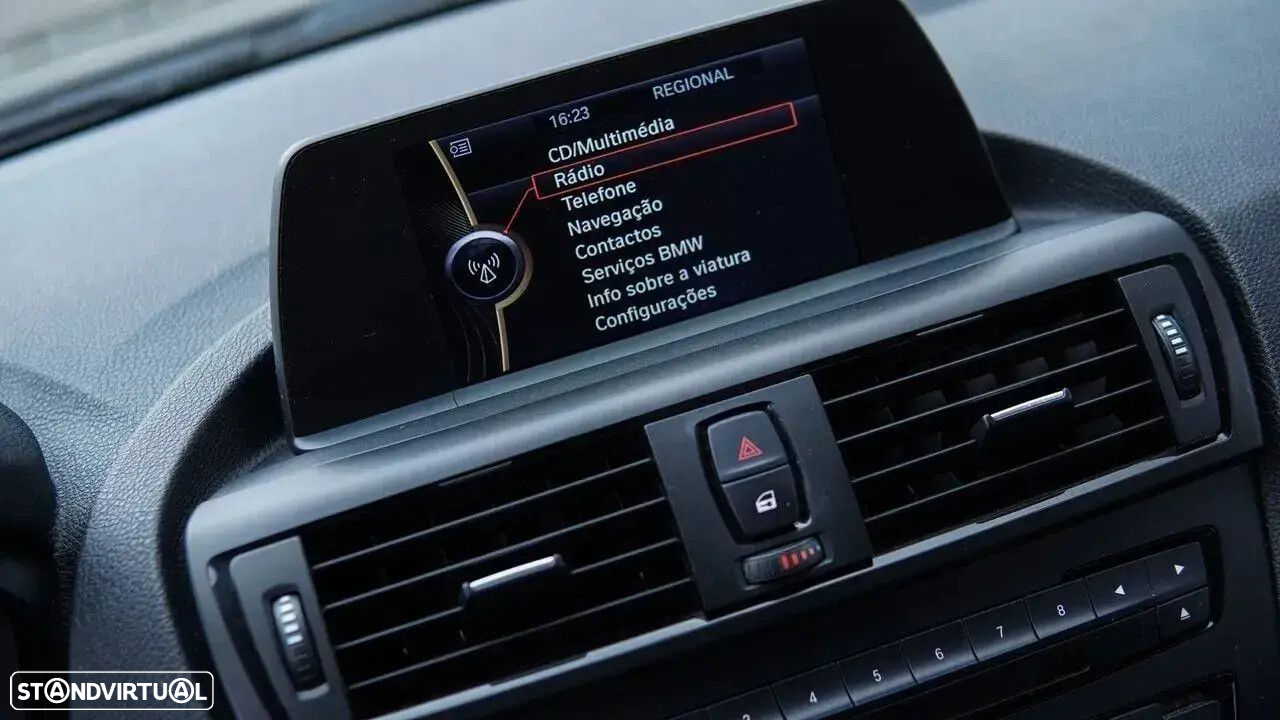 BMW 118 d Line Urban - 30