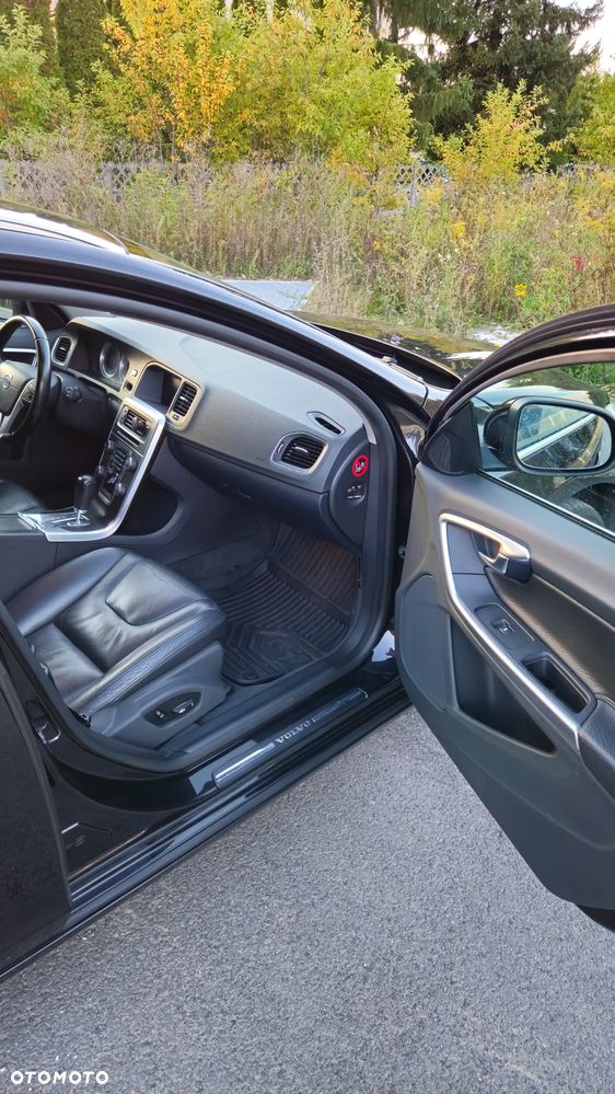 Volvo V60 D4 Geartronic Summum - 13