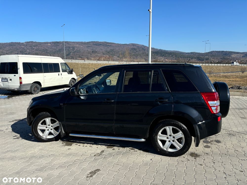 Suzuki Grand Vitara 2.0 De luxe - 11
