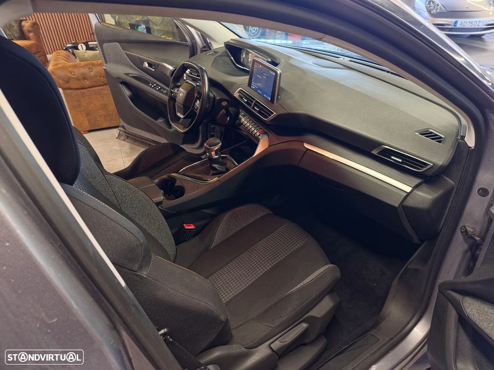 Peugeot 3008 1.5 BlueHDi Active - 11
