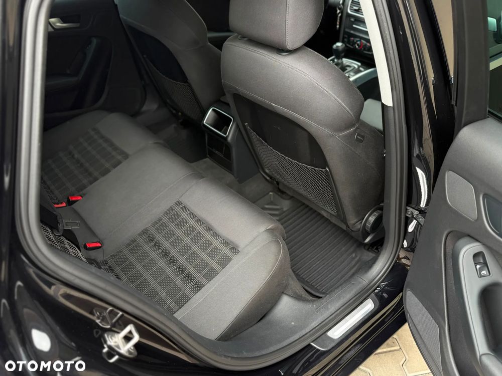 Audi A4 Limousine 2.0 TDI DPF Ambiente - 33