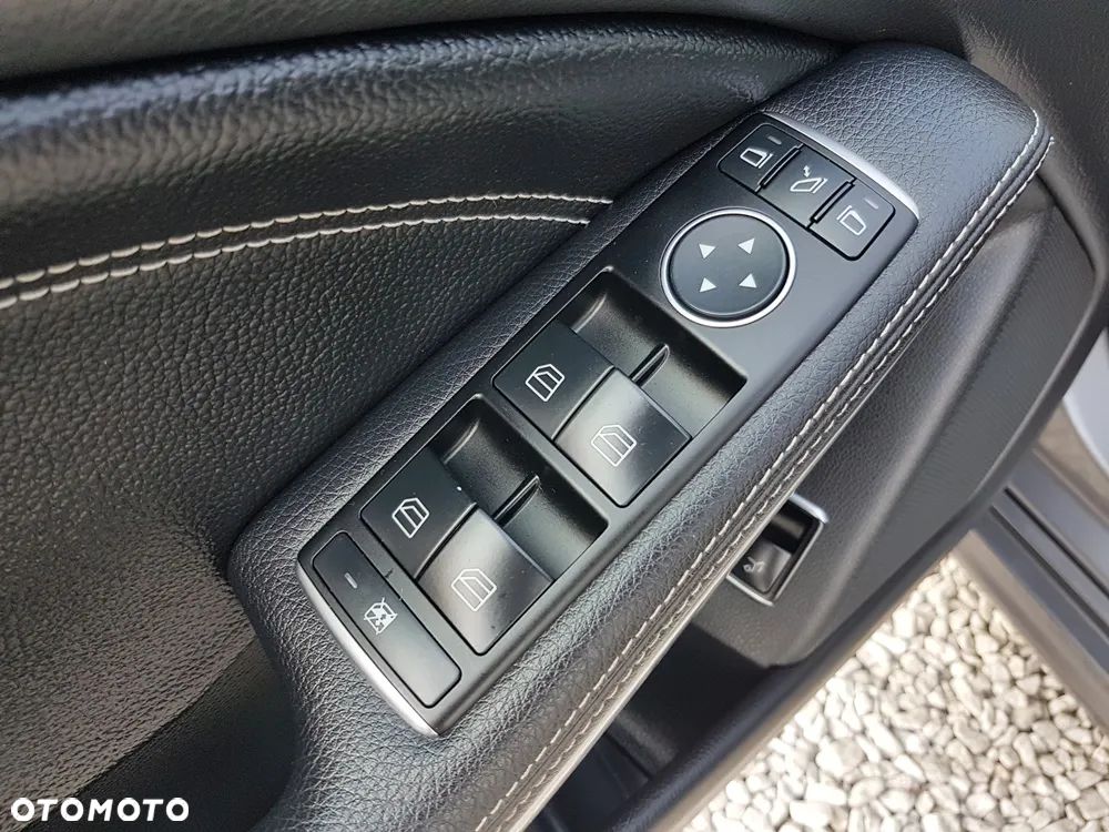 Mercedes-Benz CLA 200 7G-DCT AMG Line - 14