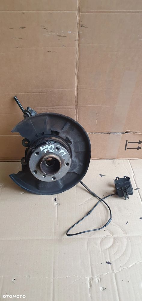 Zwrotnica piasta prawy tył tylna prawa BMW 3 F30 F31 1.5 - 1