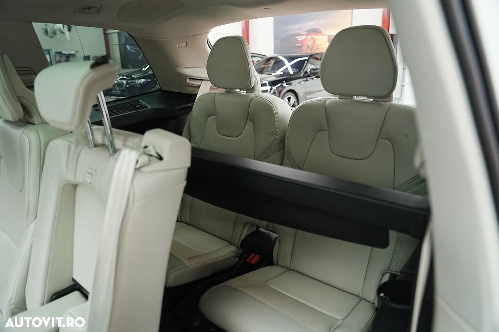 Volvo XC 90 T8 AWD Recharge Geartronic Inscription Expression - 12