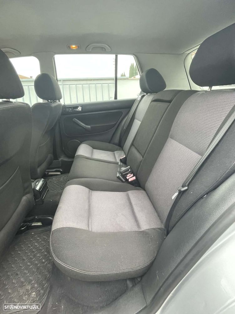 VW Golf 1.9 TDi Highline - 9