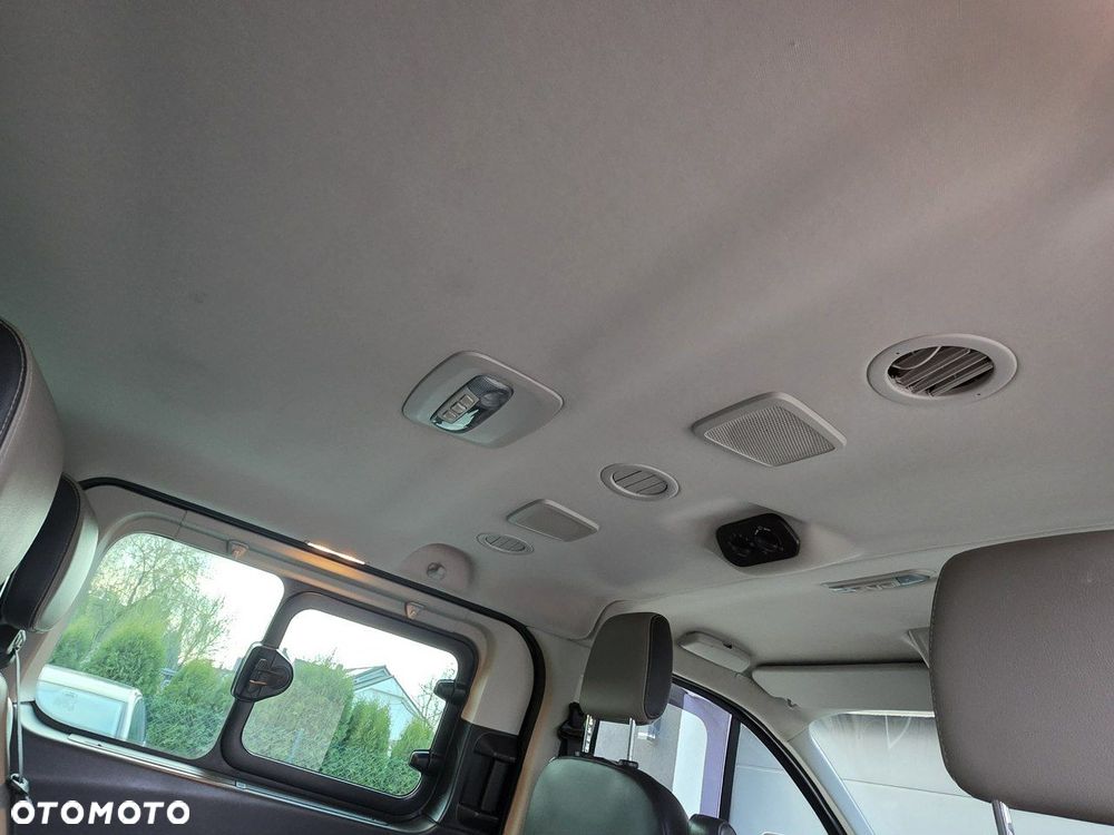 Ford Tourneo Custom - 10