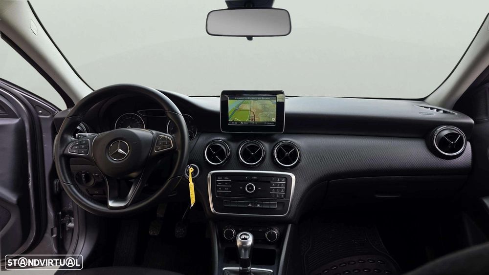 Mercedes-Benz A 180 CDI (BlueEFFICIENCY) Urban - 15