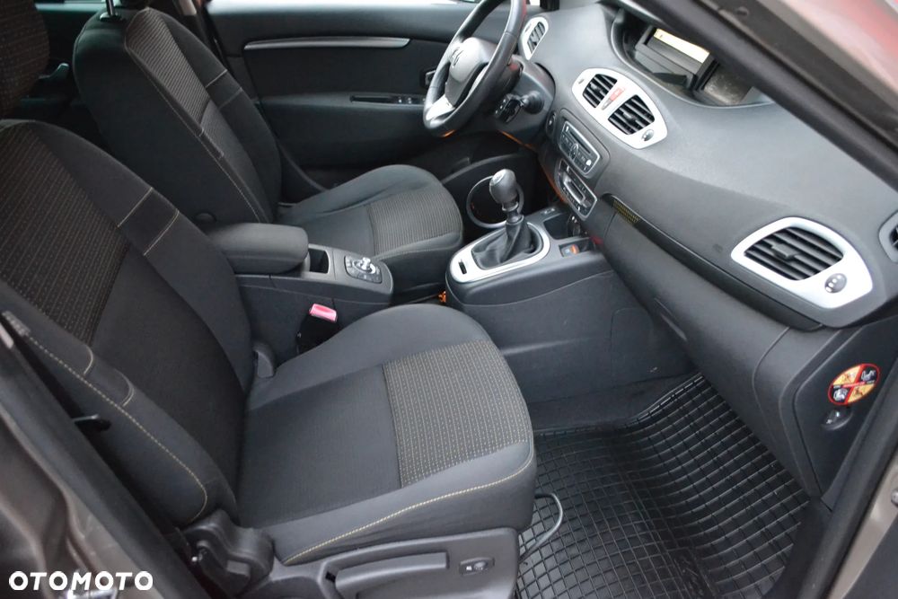 Renault Scenic 1.6 16V 110 Dynamique - 8