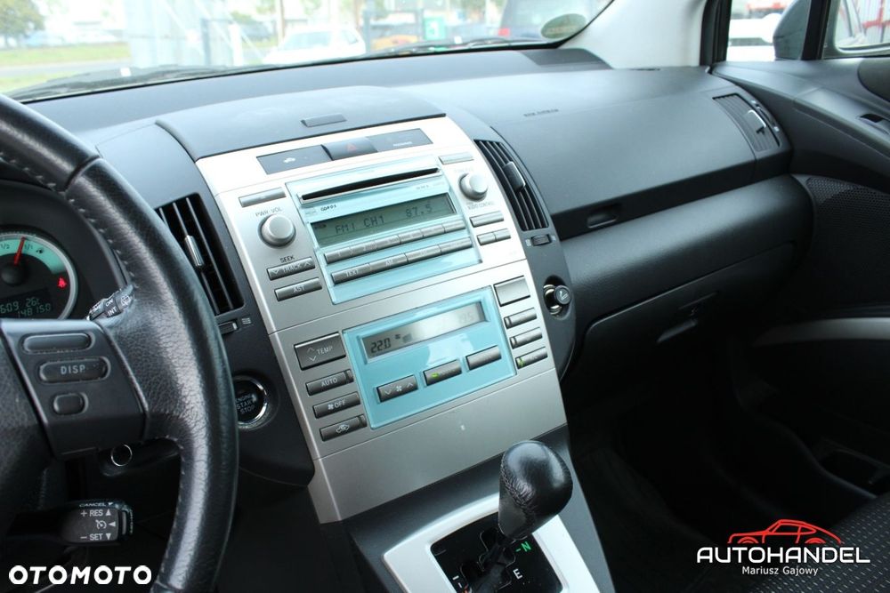 Toyota Corolla Verso - 12