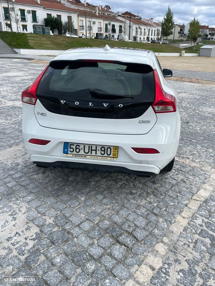 Volvo V40 2.0 D2 R-Design - 15