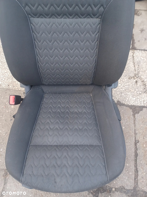FOTEL SIEDZISKO KIEROWCY ASTRA J