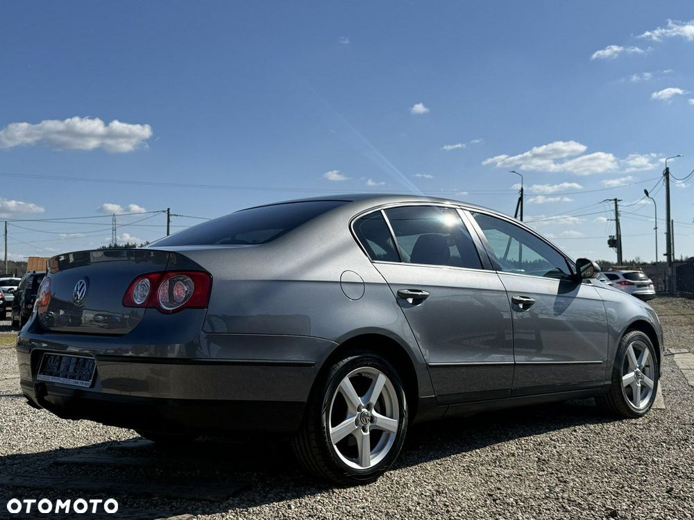 Volkswagen Passat - 14