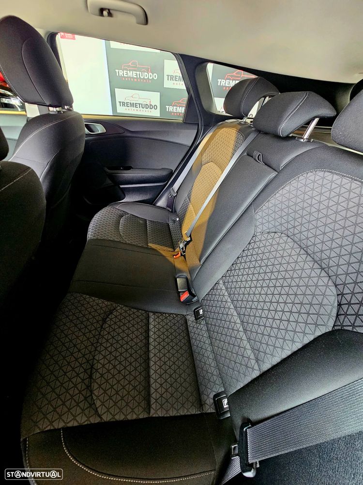 Kia Ceed SW 1.6 CRDi Drive+SRF 7DCT - 24