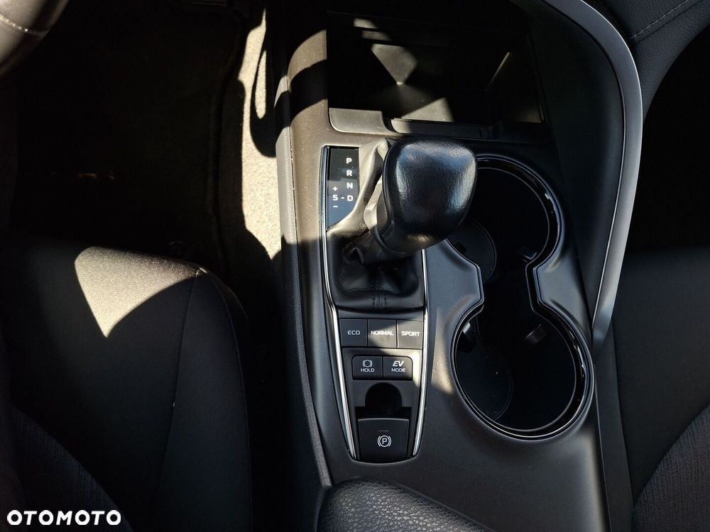 Toyota Camry 2.5 Hybrid Comfort CVT - 24