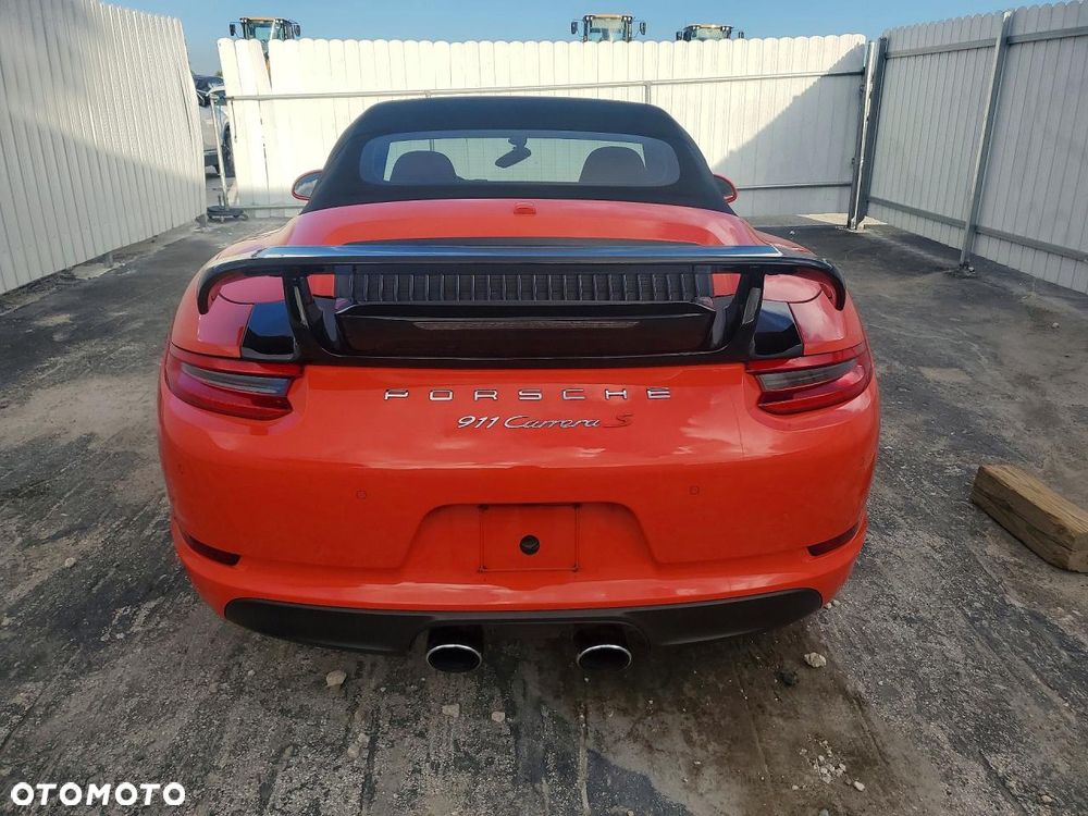 Porsche 911 Carrera S PDK - 6