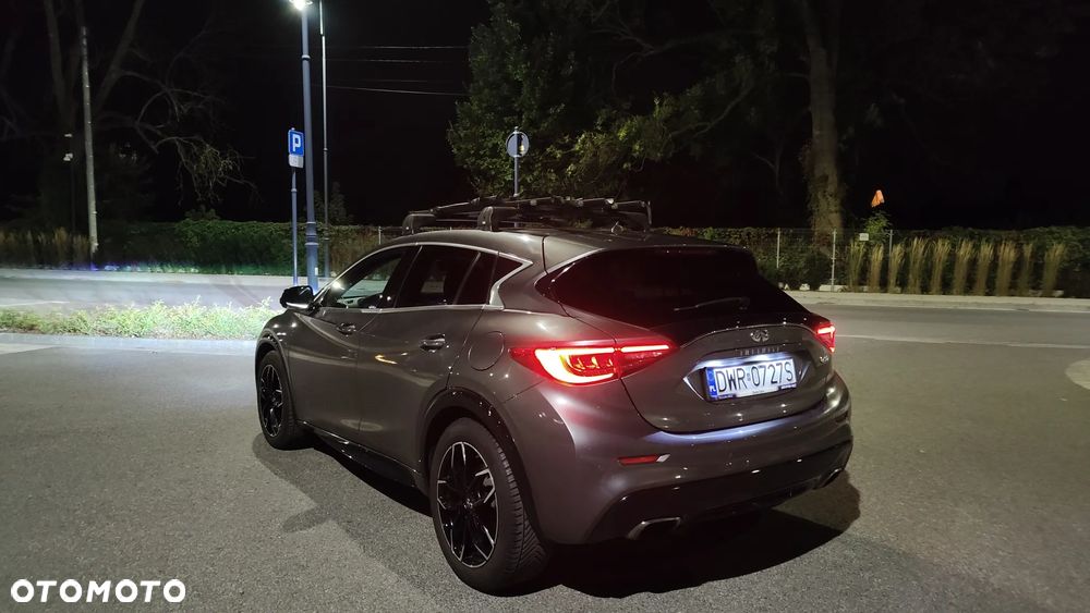Infiniti Q30 1.5d DCT Premium City Black - 8