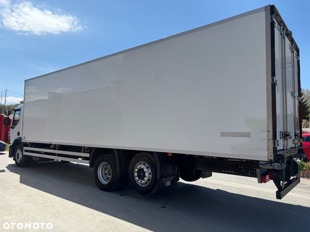 Renault PREMIUM 26.380 6X2 CHŁODNIA IZOTERMA 23 PALETY - 12