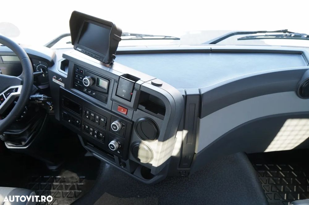 Renault C 430 / 6x4 / LIVRARE 6.7 M + CUPTOR HIAB 166 ES-4 / EXTENSIE 12.5 M / RADIOCOMANDĂ / FURCĂ / ROTATOARE - 32