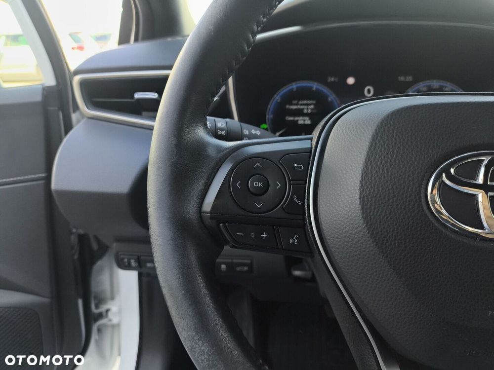 Toyota Corolla 1.8 Hybrid Style - 17