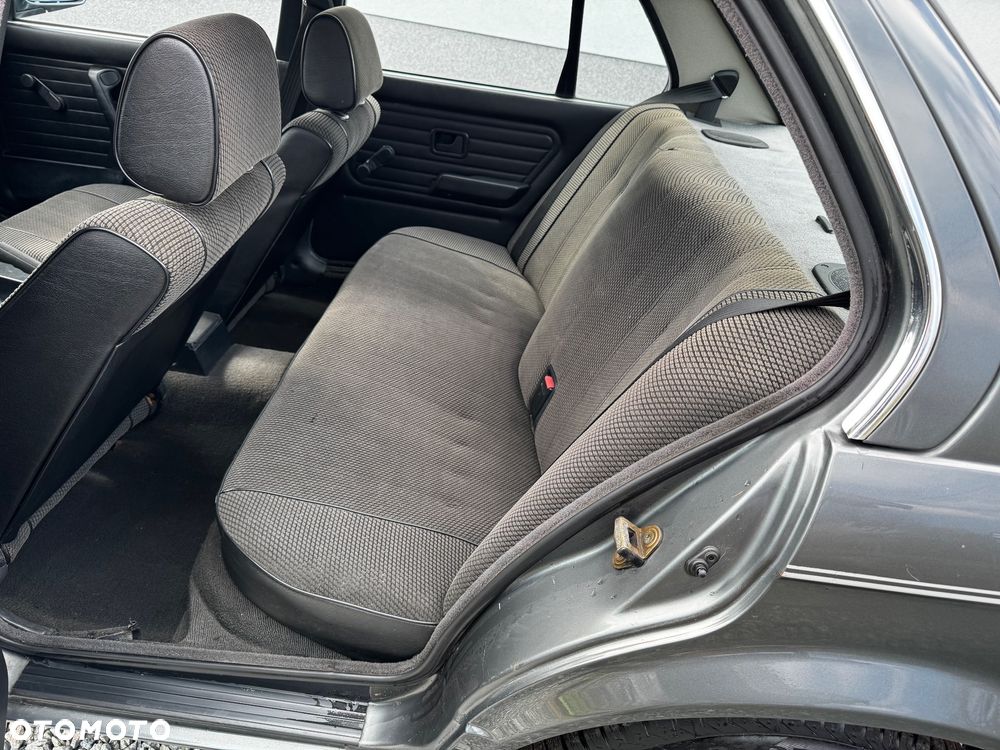 BMW Seria 3 318i - 13