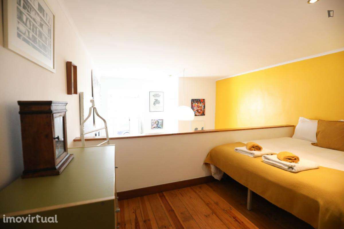 Apartamento com 1 quartos - localizado em Princípe Real Lisbon - Grande imagem: 3/60