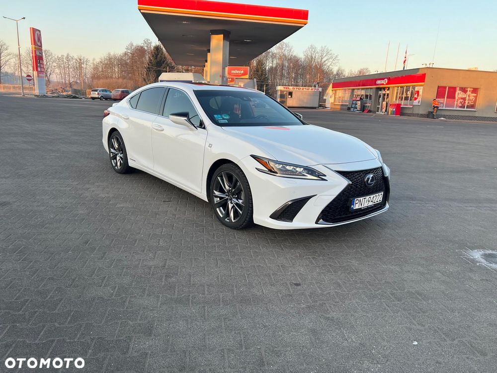 Lexus ES 300h F Sport