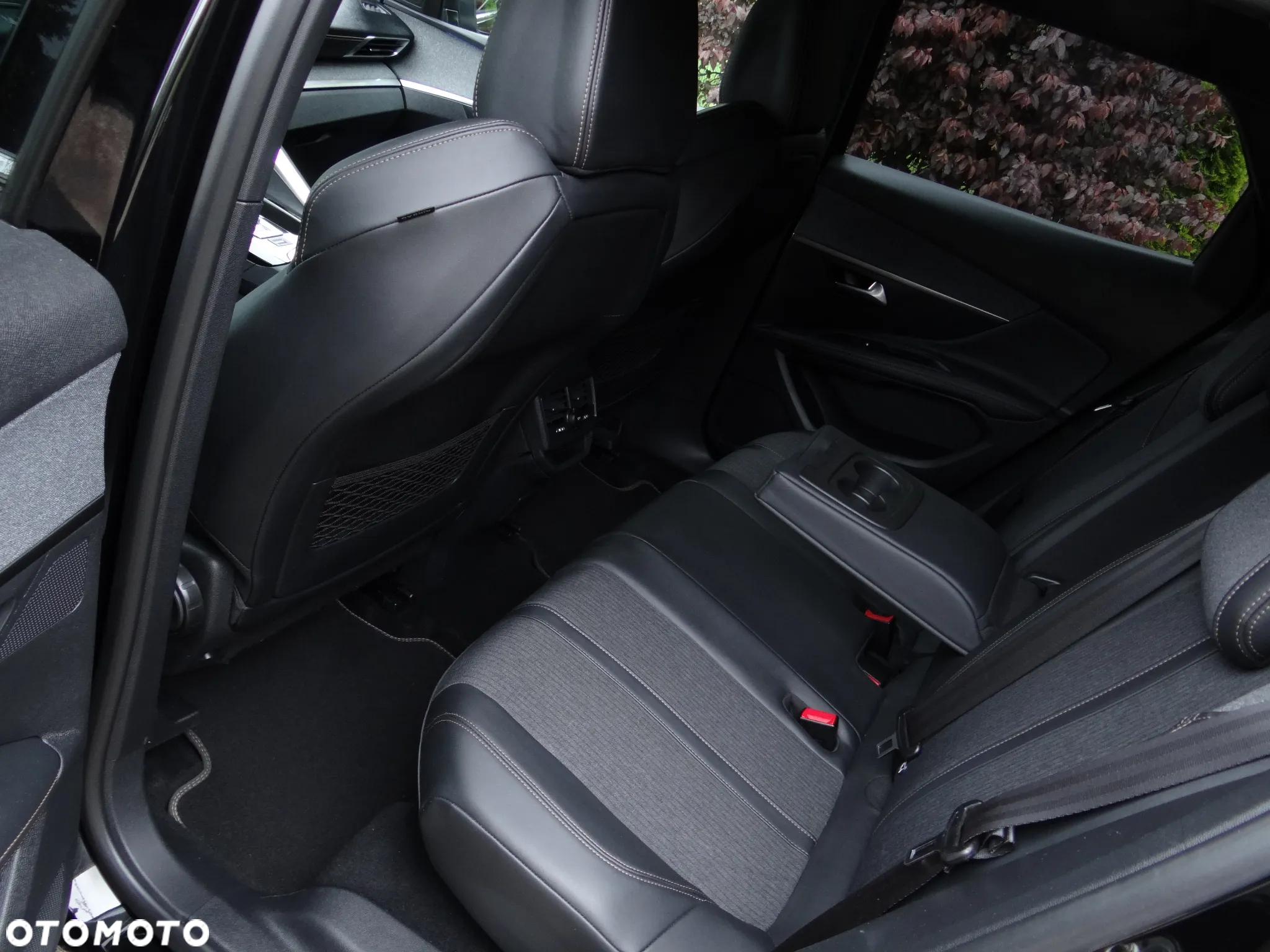Peugeot 3008 1.6 PureTech GPF GT Line S&S EAT8 - 37