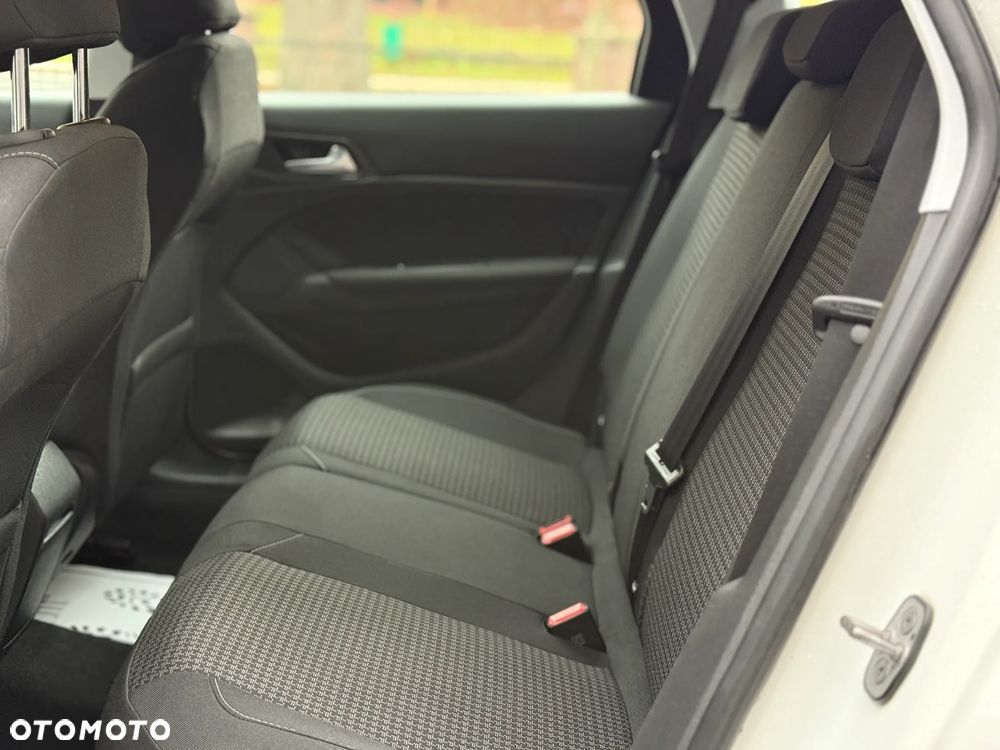 Peugeot 308 1.5 BlueHDi Active Pack Business S&S EAT8 - 28