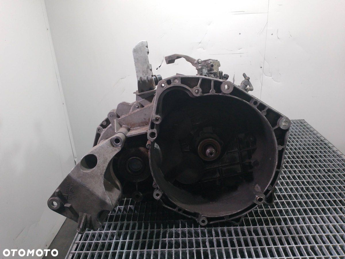 SKRZYNIA BIEGÓW MANUALNA OPEL VECTRA C F40 1.9 CDTI - 1
