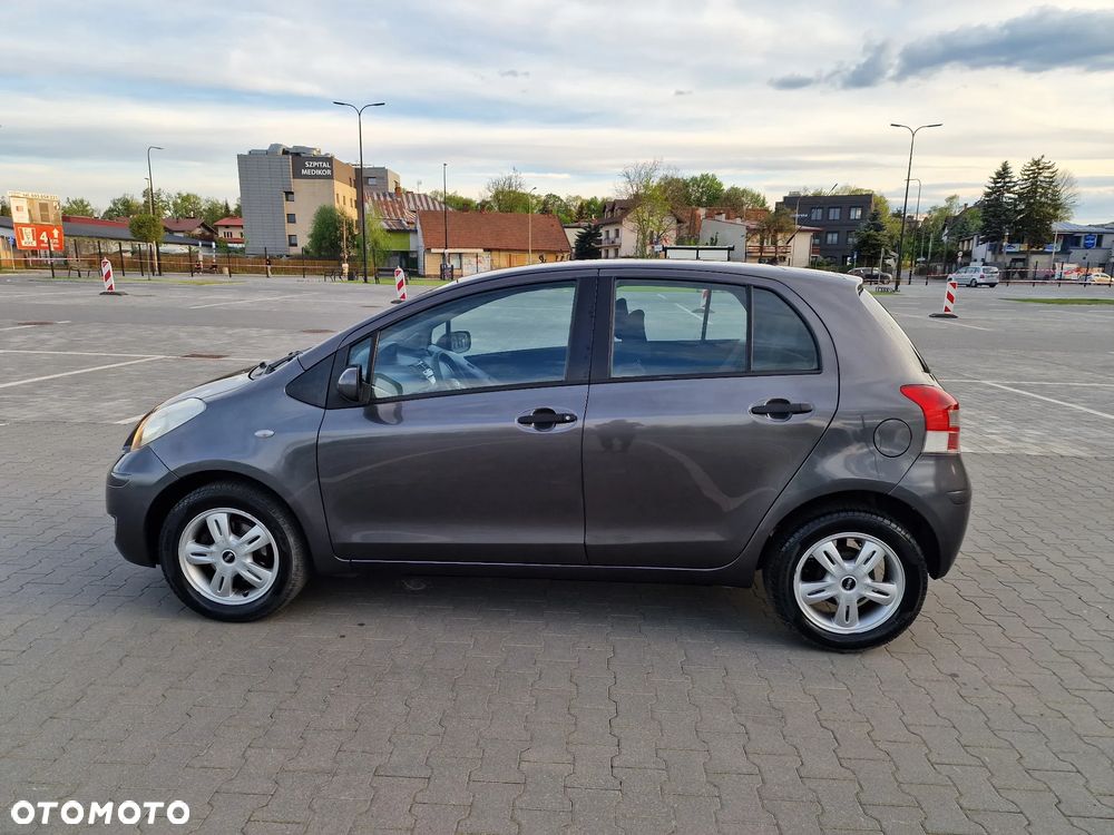 Toyota Yaris 1.0 Premium - 3