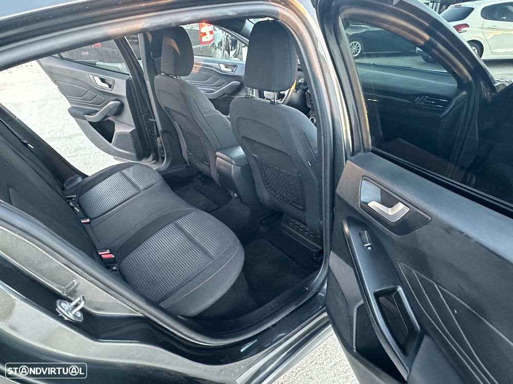 Ford Focus 1.0 EcoBoost MHEV ST-Line - 33