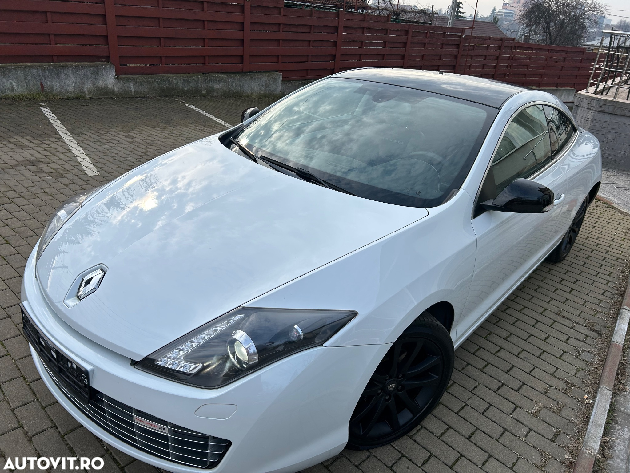 Renault Laguna Coupe dCi 175 FAP - 14