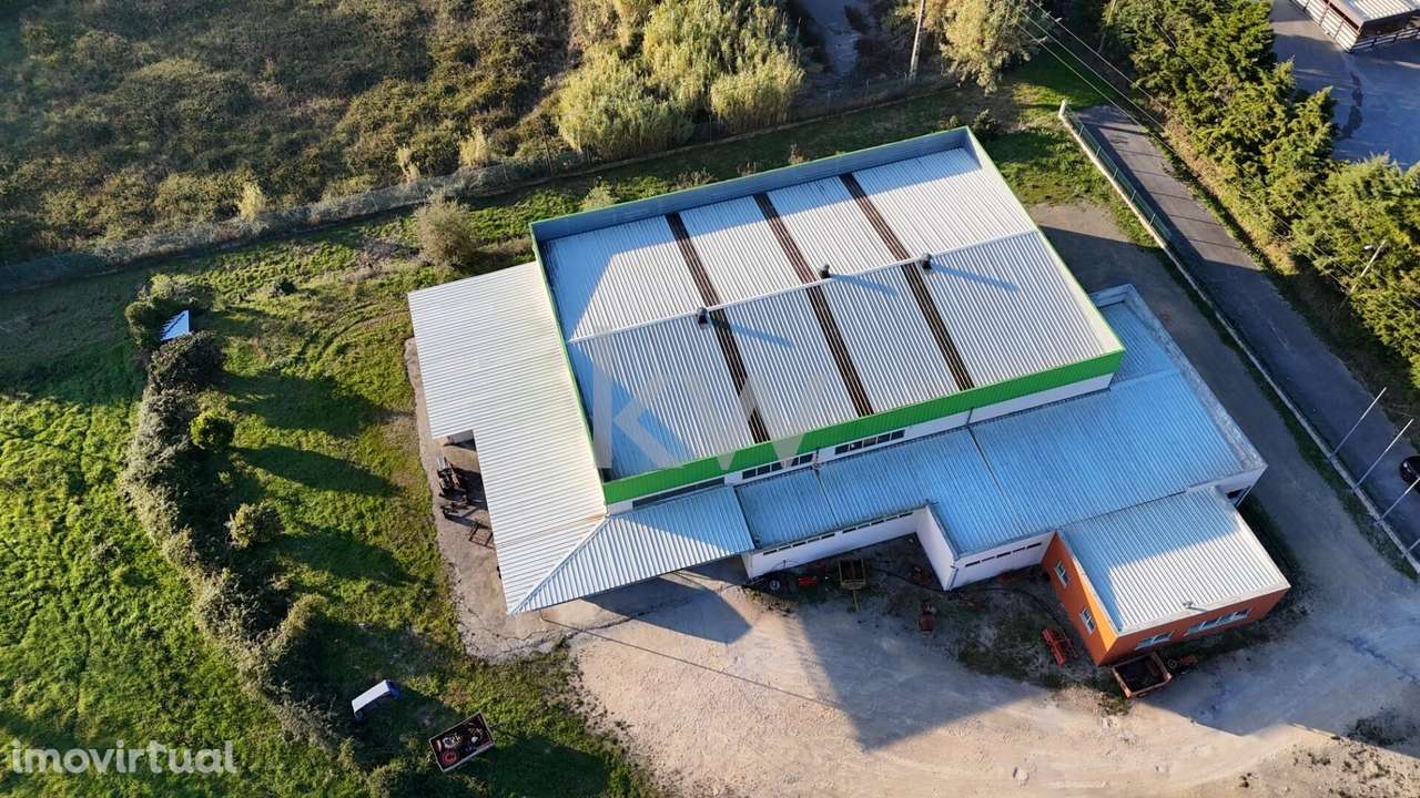 Armazém/Oficina com Espaço Comercial e Escritório em Cantanhede - Grande imagem: 2/13