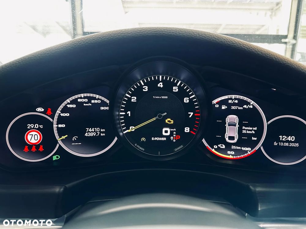 Porsche Panamera 4 Platinum Edition - 20