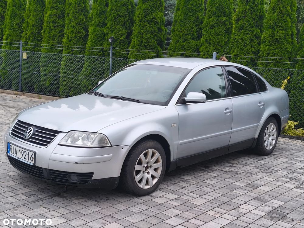 Volkswagen Passat 1.9 TDI Highline - 12