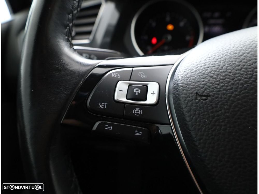 VW Tiguan Allspace 2.0 TDI Confortline DSG - 36