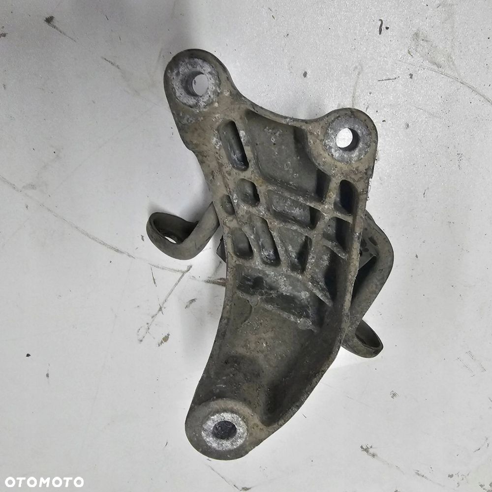 VW T5 1.9 TDI łapa poduszka skrzyni biegów 7H0399151G - 2